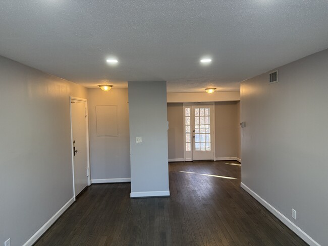 Living room/dining room - 3062 S Buchanan St Unit 3062 S. Buchanan Street