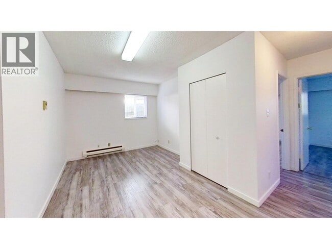 Photo - 10180 No. 4 Road