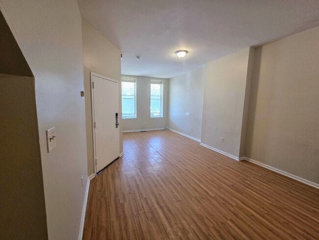 Building Photo - 1315 W Allegheny Ave Unit 1