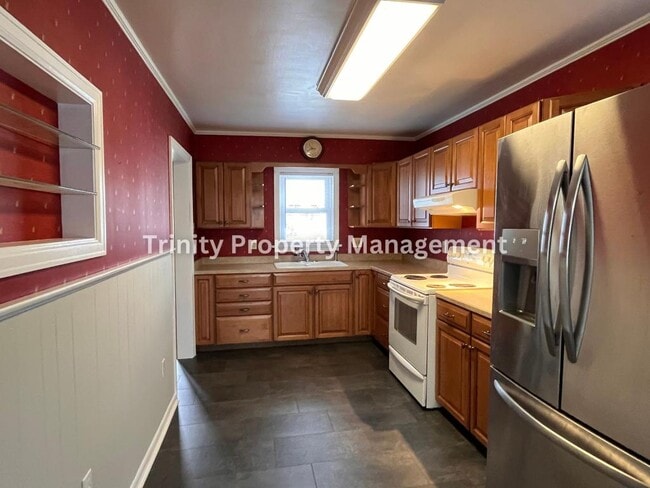 Photo - 2010 Hamill Ave