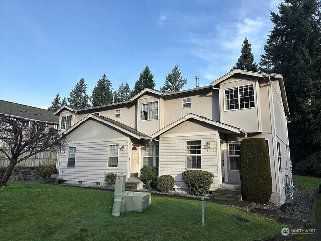 Building Photo - 9611 161st St E Unit K