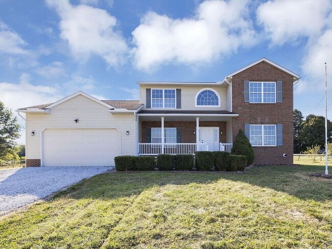Building Photo - Your country retreat awaits!