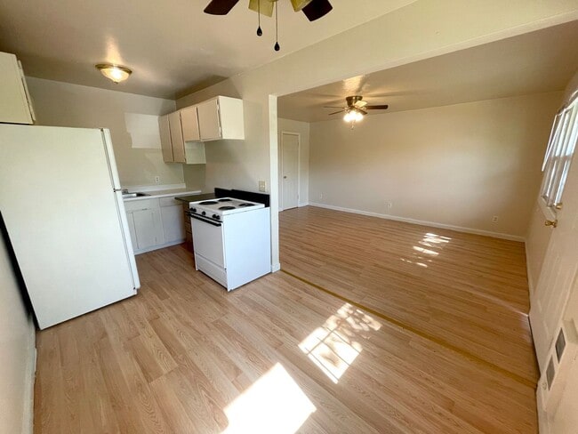 Photo - Cozy 1-Bedroom Available in Woodlawn Unit #27