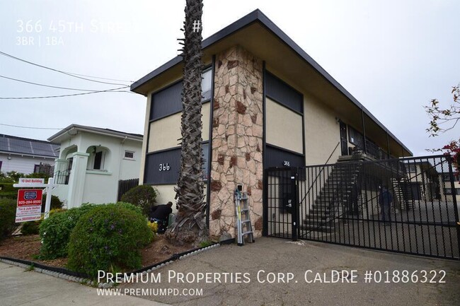 Building Photo - 366 45th St