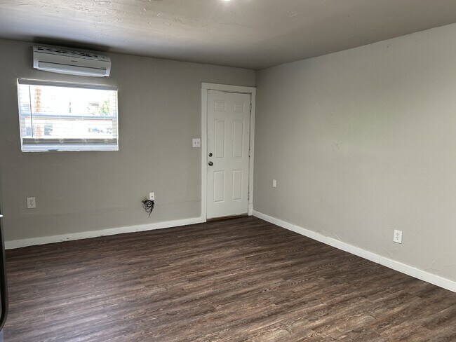 123 NW 25th St