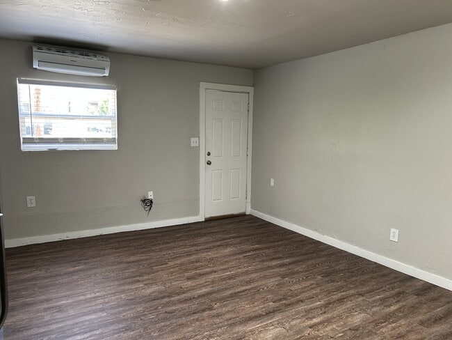 Photo - 123 NW 25th St