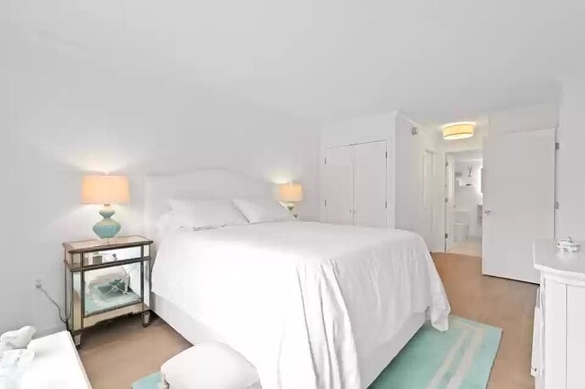 Photo - 2111 Wisconsin Ave NW Unidad 613