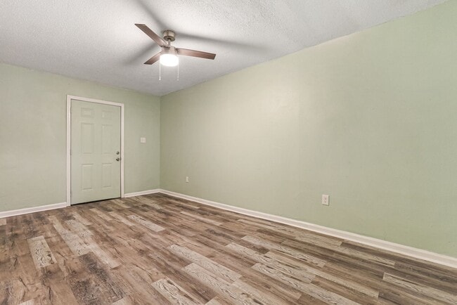 Photo - Modern 2BR Townhouse-Style Apartment | 1,010 Sq. Ft. | Renovated Interior | Westbank Expressway L... Unit 1113 #7