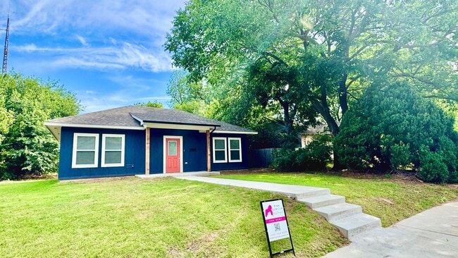 Building Photo - Beautiful 2-Bed Home – Move-In Ready