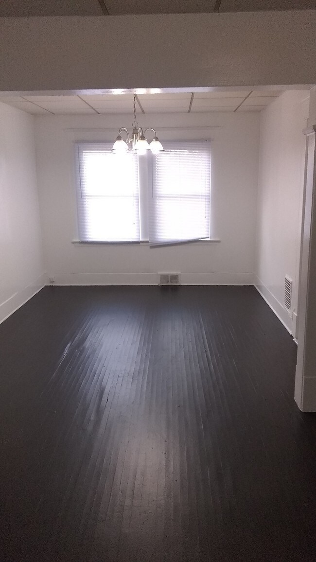 Photo - 685 Norfolk Ave