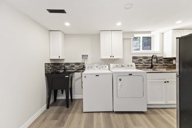 Photo - 2 Bedroom Apartment in Komoka * $1595 ALL INCLUSIVE * Available Now