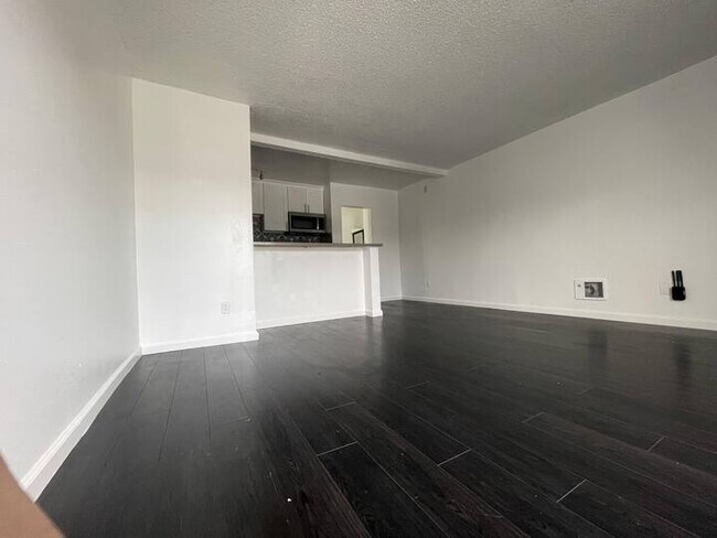 Photo - 6554 La Mirada Ave Unidad 19