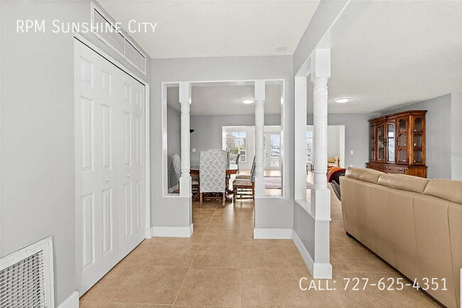 Photo - 710 116th Ave