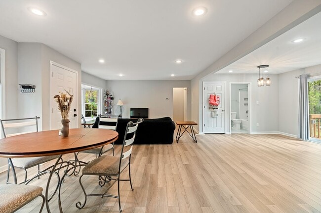 Photo - Nature Lovers 3 Bed 2 Bath Chapel Hill Ranch Available early August