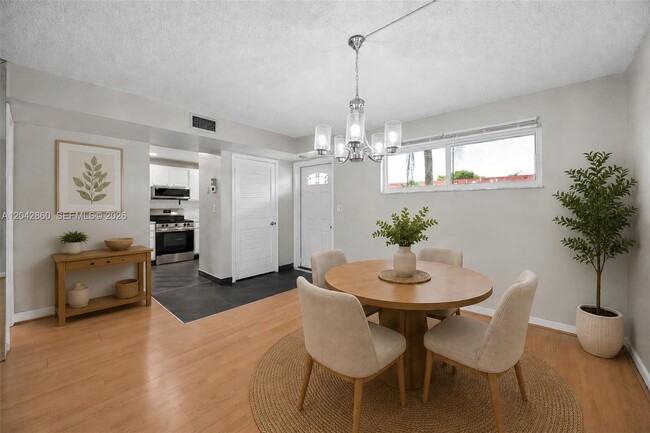 Photo - 800 S Hollybrook Dr Unit 205