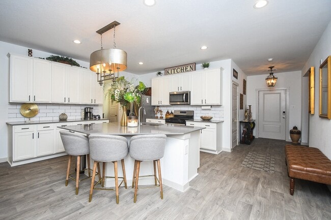 Building Photo - 7723 Golden Rubia Ln