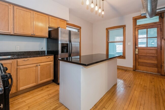 Photo - 3535 W School St Unit 2