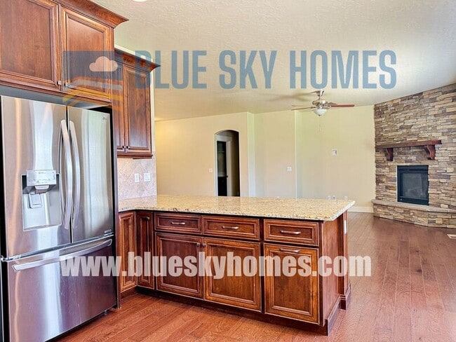 1405 W Elias Dr