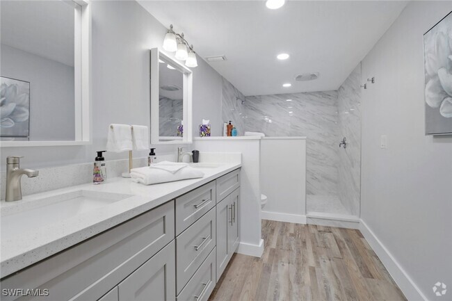 Building Photo - 16436 Timberlakes Dr Unit 104 Rental