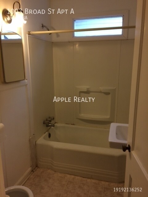 Photo - 1003 Broad St Casa