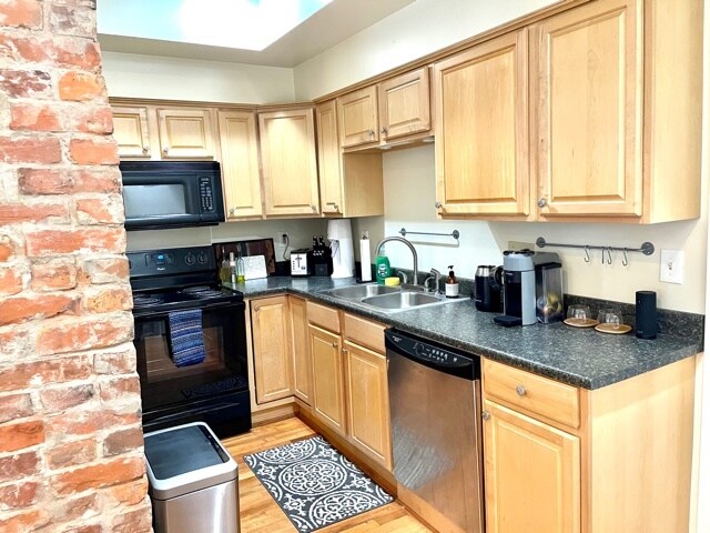 Kitchen - 1026 Paradrome St Unit 2