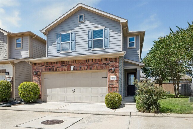 8922 Hollister Commons Ln