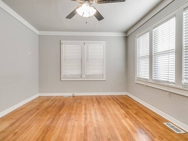 1205 NW 49th St