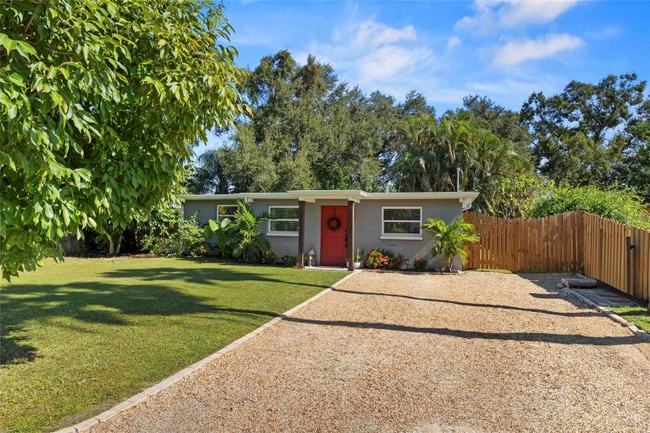 Photo - 7095 111th St N