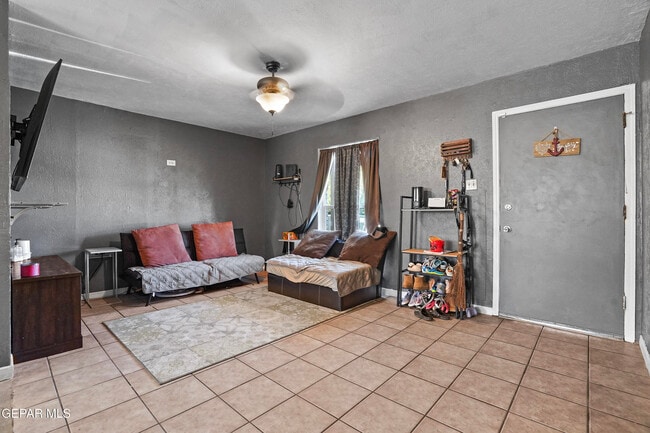 Photo - 5516 Fairbanks Dr