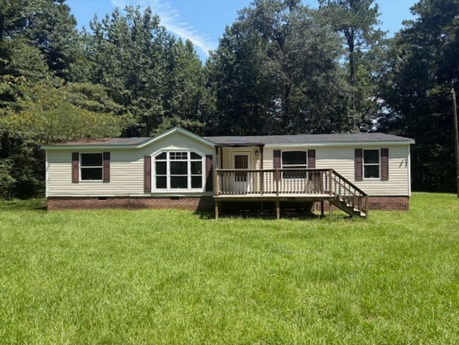 Building Photo - Renovated 3 Bedroom 2 Bath Home for Rent o...