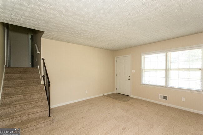 Photo - 6090 Graceland Cir