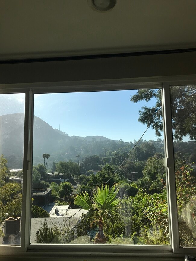 3385 Troy Dr Unit Immaculate Vibes And View