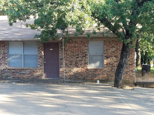 Building Photo - 607 Maurice St Unit 607A