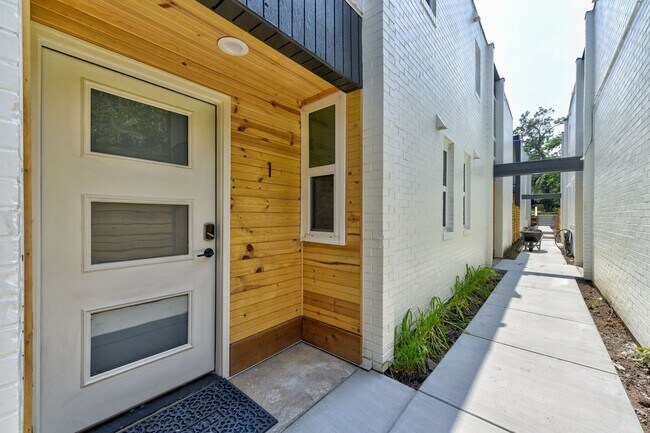 Photo - 616 Marine St Unit 1