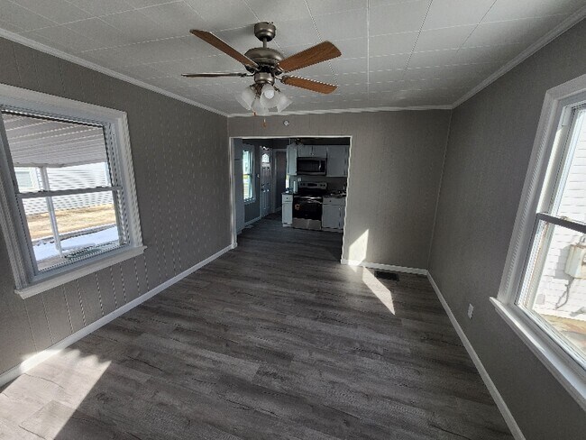 Photo - 229 New St