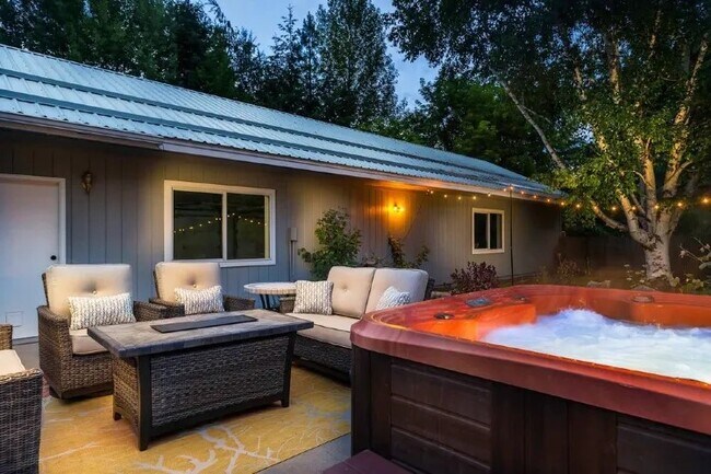 24 Adler Bach Ln