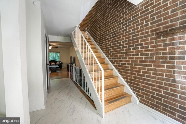 Photo - 4908 Sauquoit Ln