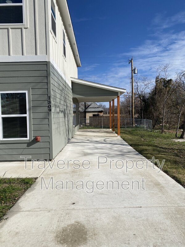 1309 Arizona Ave