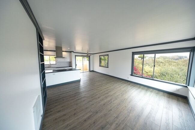 80-4 Living Room