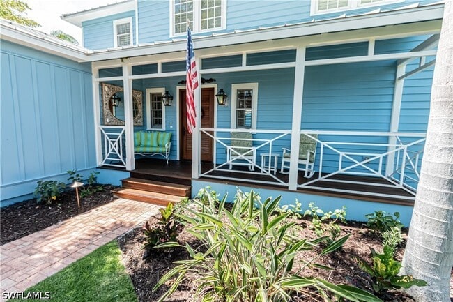 Photo - 287 11th Ave S