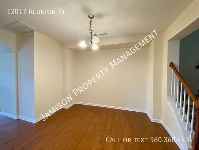 Photo - 13017 Reunion St