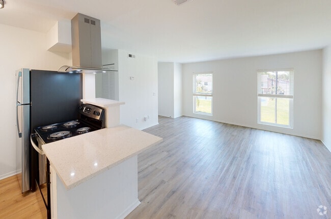 1BR, 1BA, 640SF