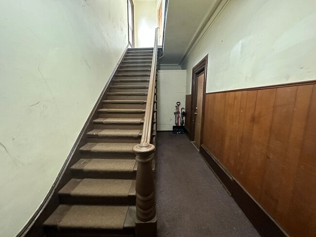 Photo - 910 Burr St Unit Apt #2