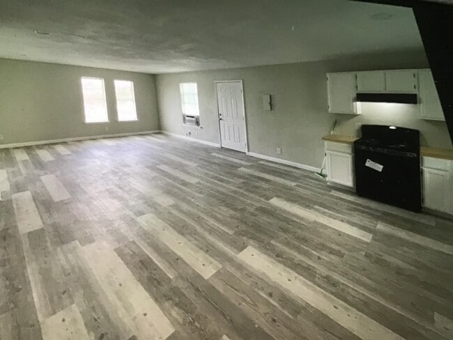 Photo - 738 NW 36th St
