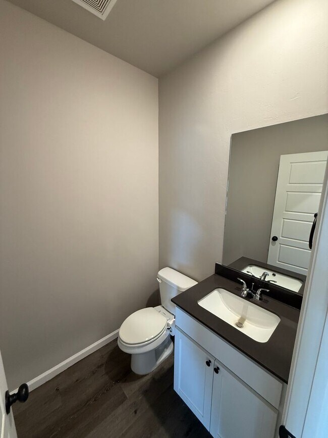7736 Westhall Pl