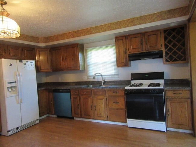 Photo - 212 Vollmer Pkwy