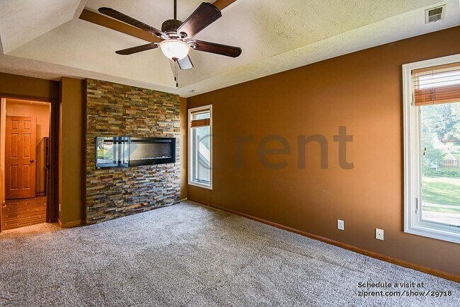 Photo - 721 N Aberdeen Dr House