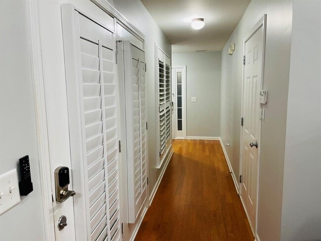 Photo - 2335 Gateview Ct