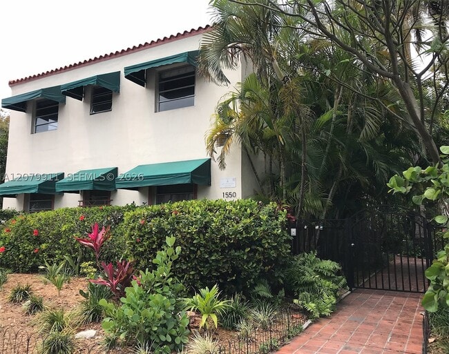 Building Photo - 1550 Jefferson Ave Unit 2