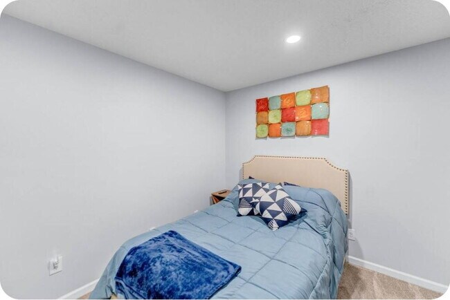 Furnished 1-Bedroom Apartment with Private Entrance and Free Laundry